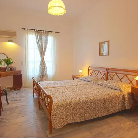 Отель Swiss Науса