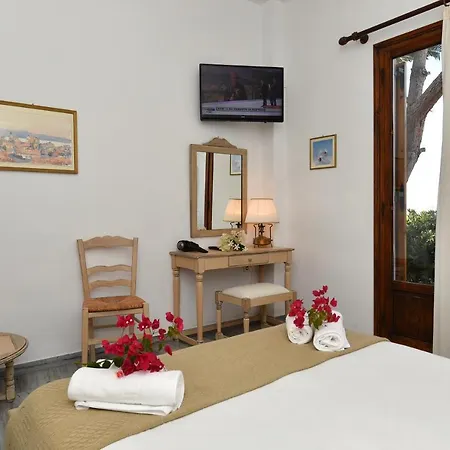 Отель Swiss Науса